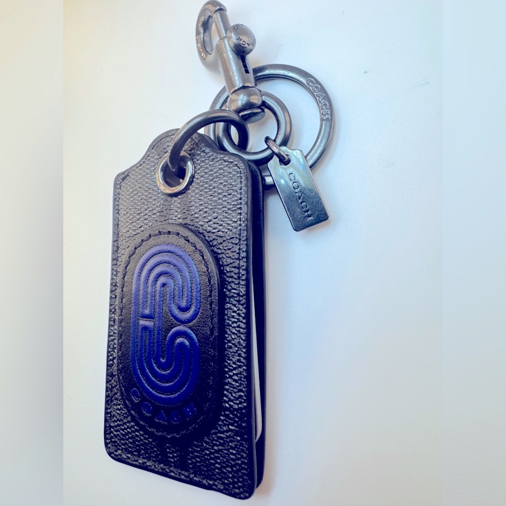 Coach Retro C Leather Keychain Bottle Opener Rare Japan Edition Gunmetal Logo - Picture 4 of 9